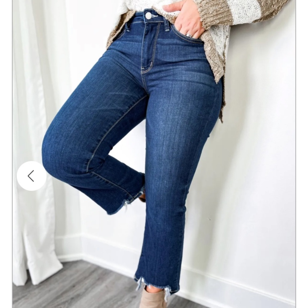 NWOT Judy Blue Size 15 Mid Rise Cropped Boot with Step Hem Medium Wash